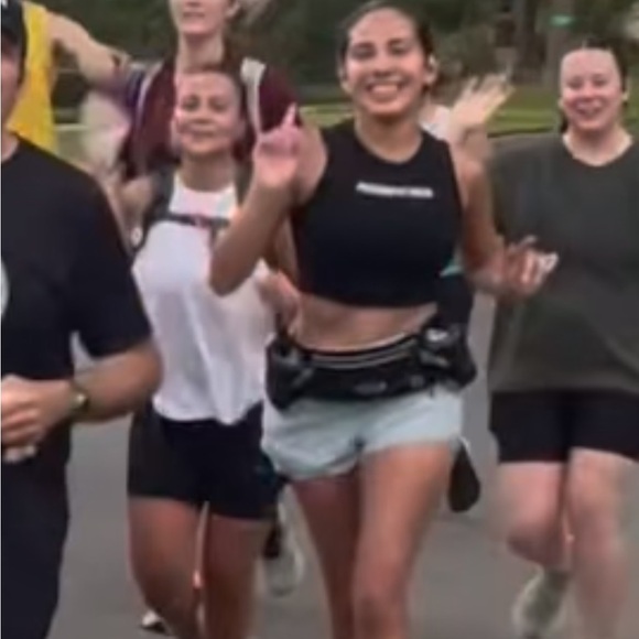 Meet your Posher, Daniela - Picture 4 of 7